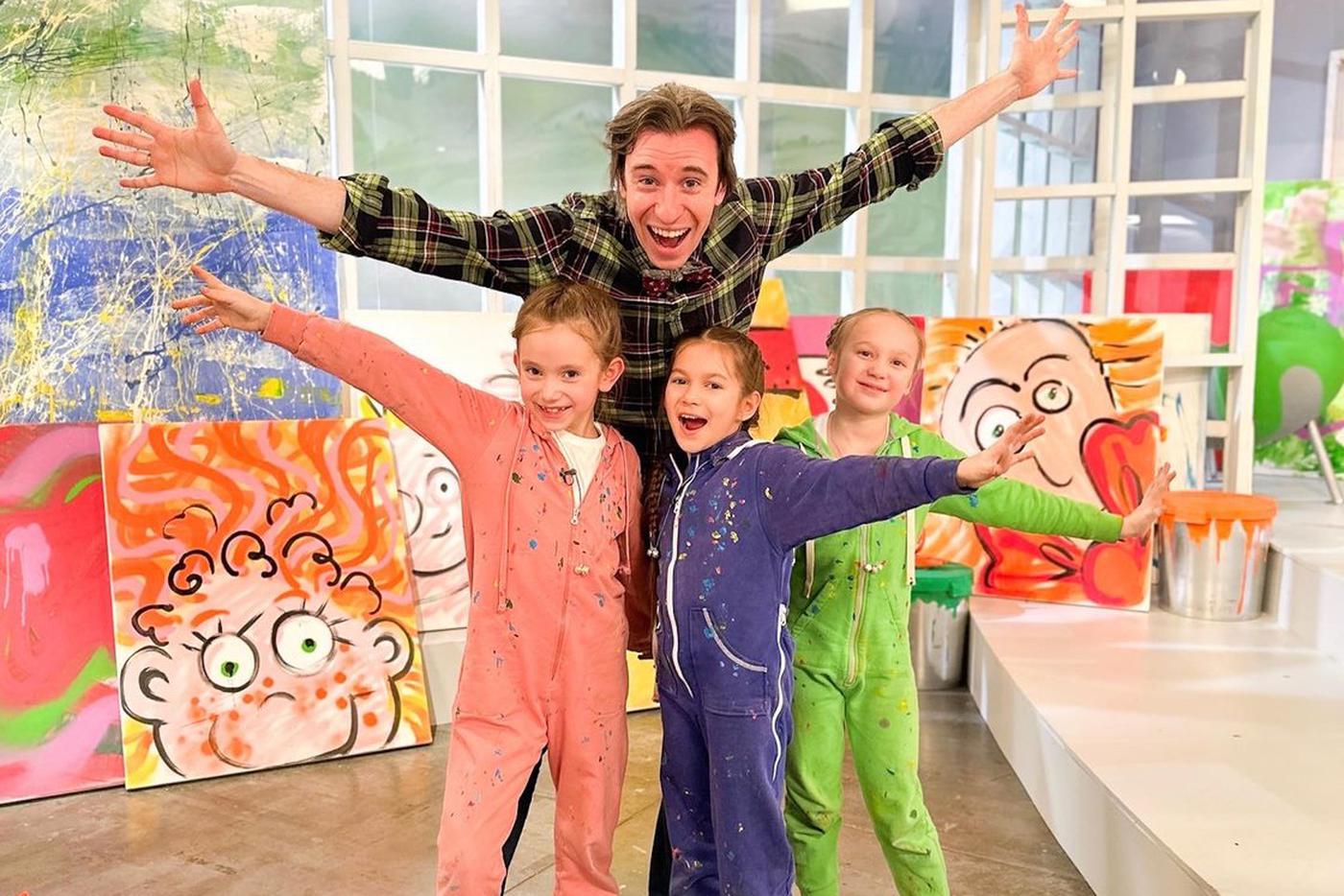 Группа восьмилетних девчонок из Москвы семимильными шагами покоряет музыкальный Олимп