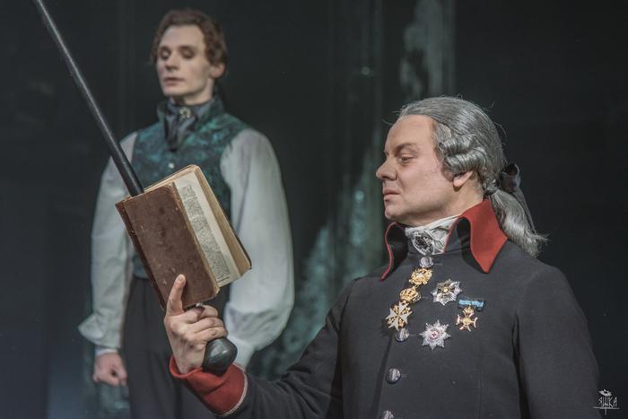 Император Павел I знал о своей гибели заранее в новой постановке на Малой сцене Театра имени Вахтангова