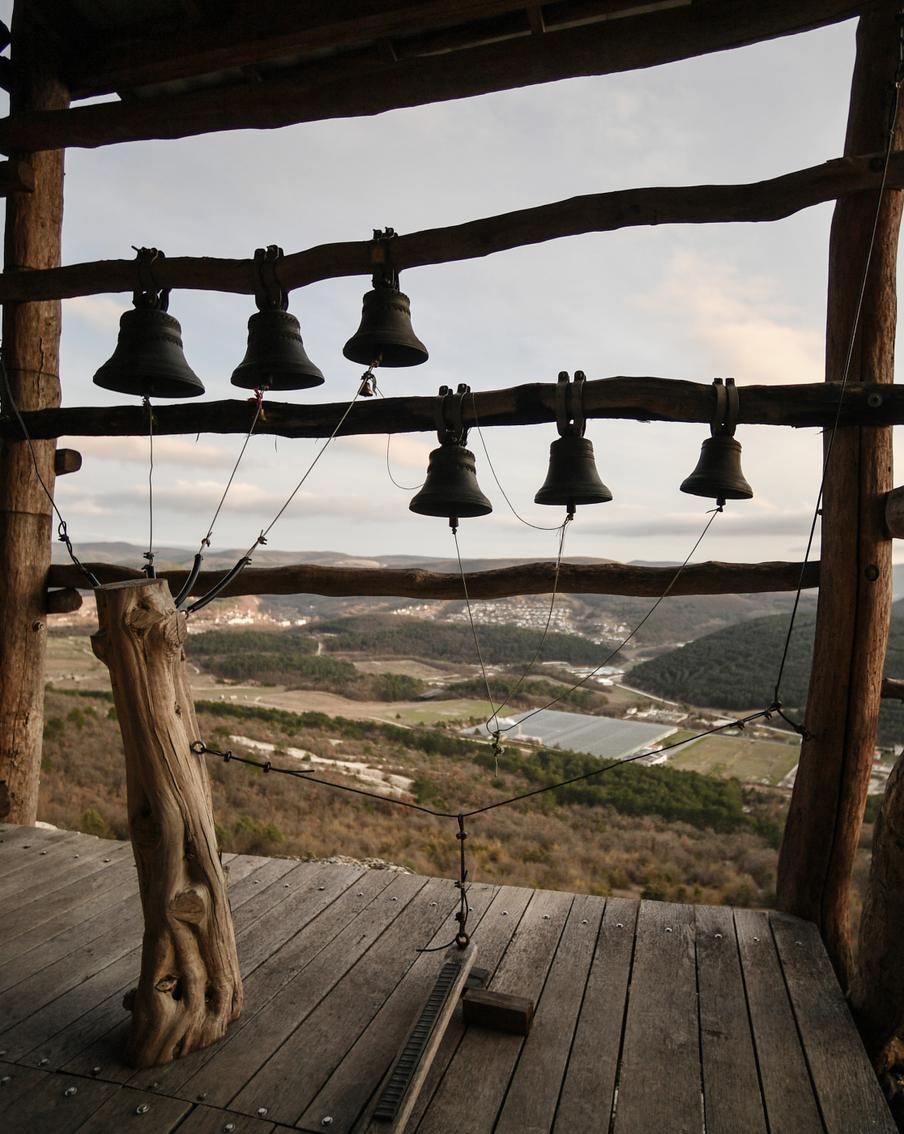 В Красноярском крае женщина выплатит более 500 тысяч рублей за поджог колокольни