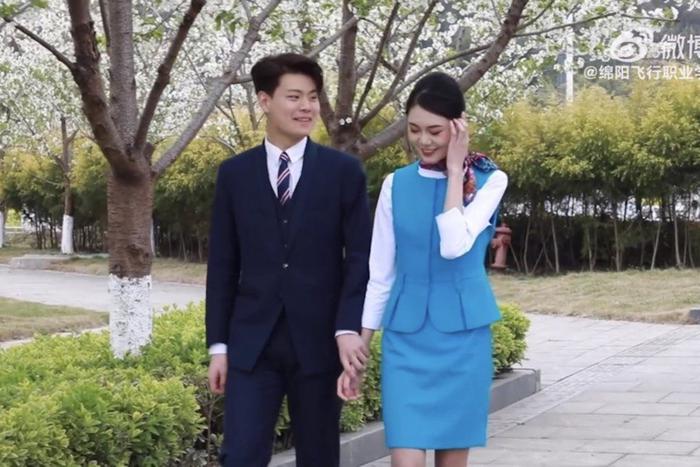 У студентов Китая есть всего одна неделя, чтобы влюбиться. А ещё погулять, сделать фотографии и насладиться весной