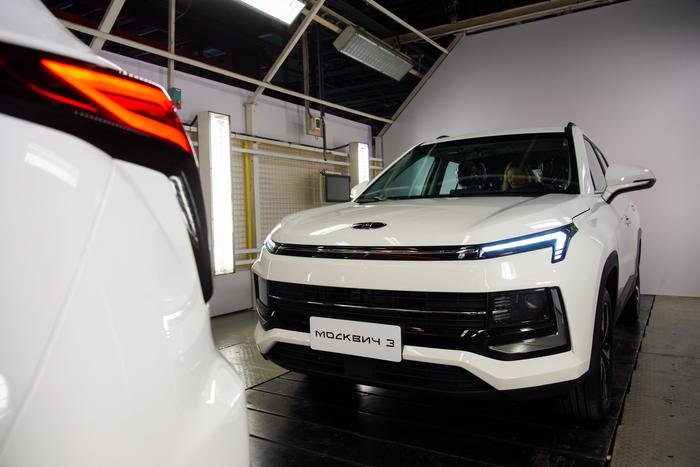 Собянин объявил о поставке 5 тыс автомобилей "Москвич 3" и "Москвич 3е" для такси и каршеринга