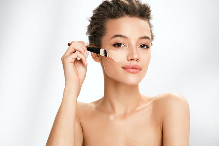 Правильно подобранное тональное средство сделает любой макияж безупречным