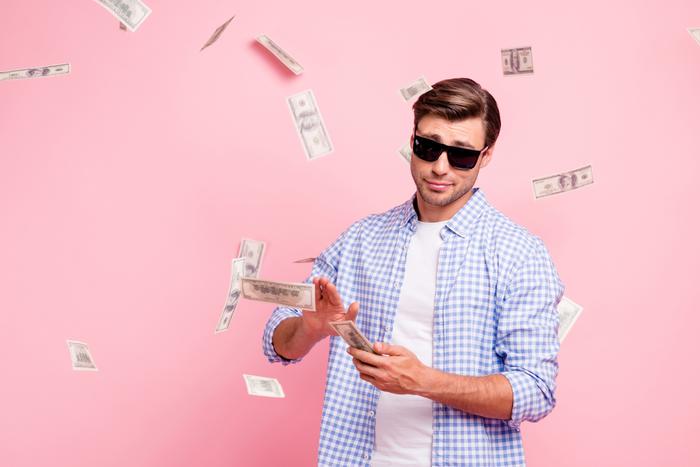 Приговор к безденежью: 9 неочевидных привычек, которые мешают вам разбогатеть