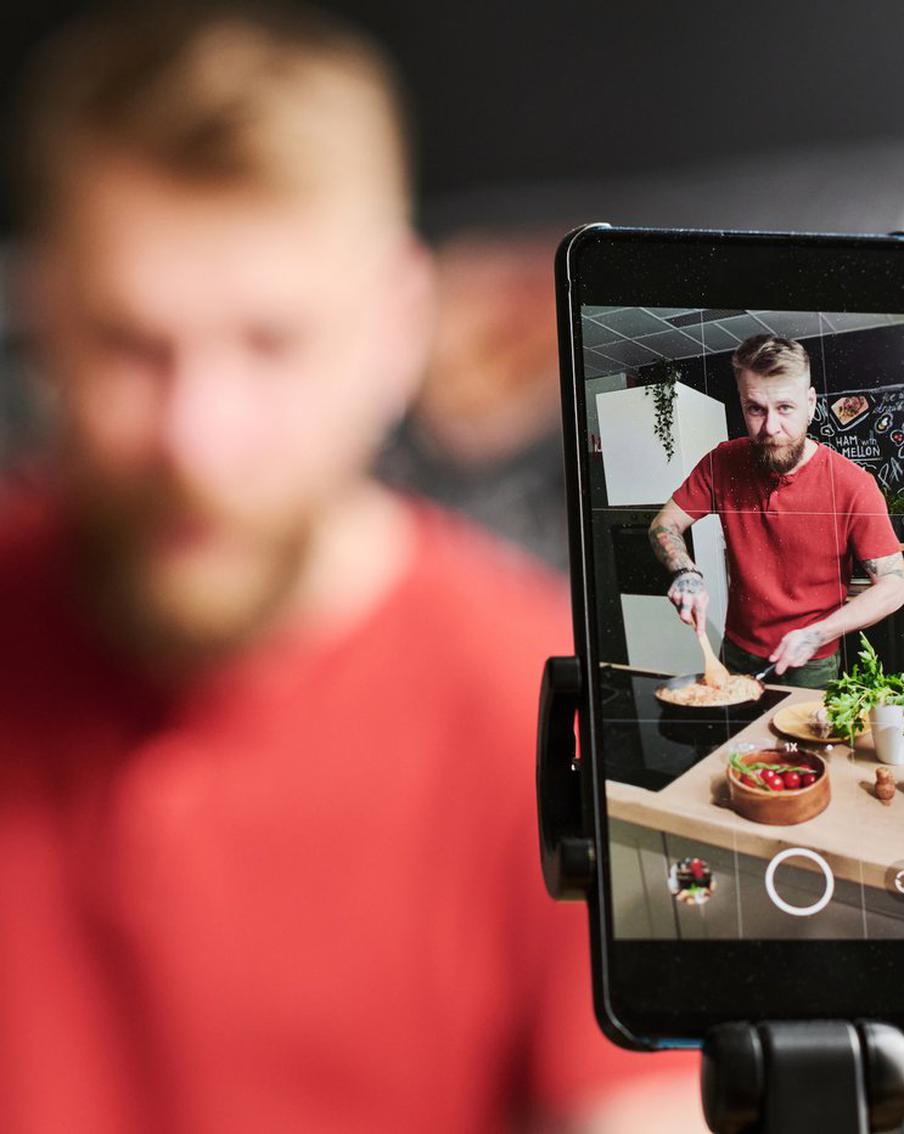 На Rutube появилось немало каналов, посвящённых кулинарии. Metro узнало, созданию каких блюд учили в этом месяце авторы платформы