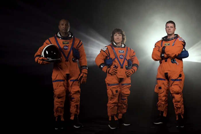 К Луне летит астронавт Виктор Гловер. Были и другие афроамериканцы, отправленные в космос