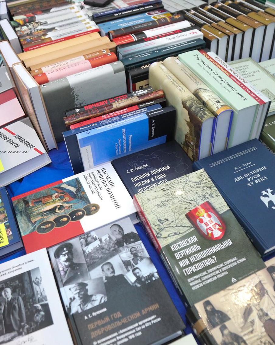 В Гостином дворе пройдёт Non/fictioN весна. Metro узнало, что интересного там будет