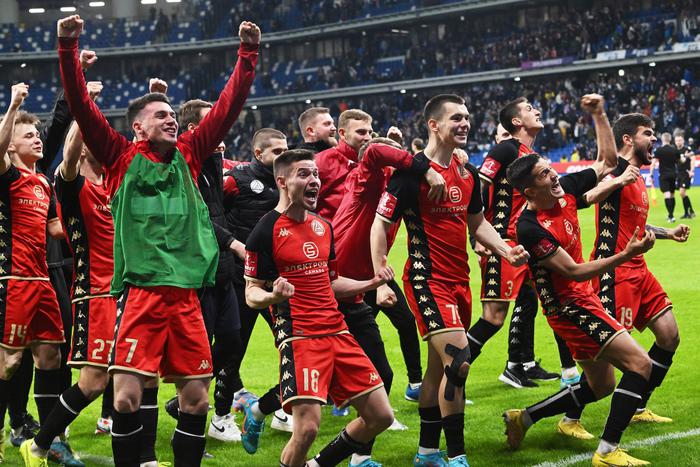 Клуб из Тольятти творит одну сенсацию за другой: "Акрон" поочерёдно обыграл три московские команды РПЛ