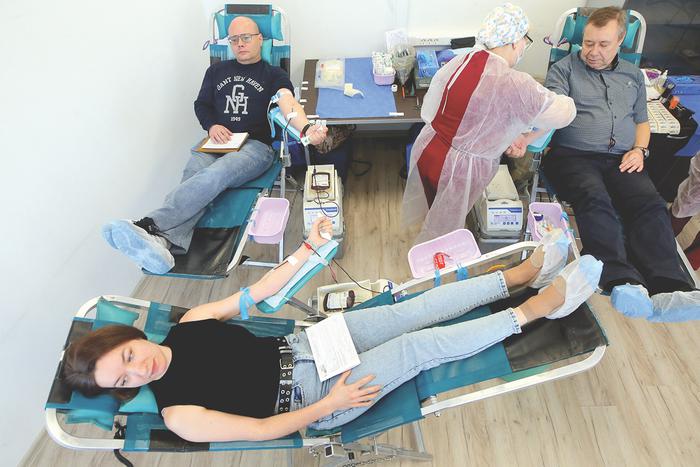 Одна из самых неожиданных донорских акций – в здании правительства Москвы. Репортёр Metro побывала там, но со страхом крови так и не справилась