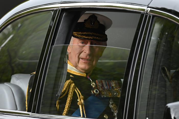 Карл III поругался с Церковью Англии из-за процедуры коронации