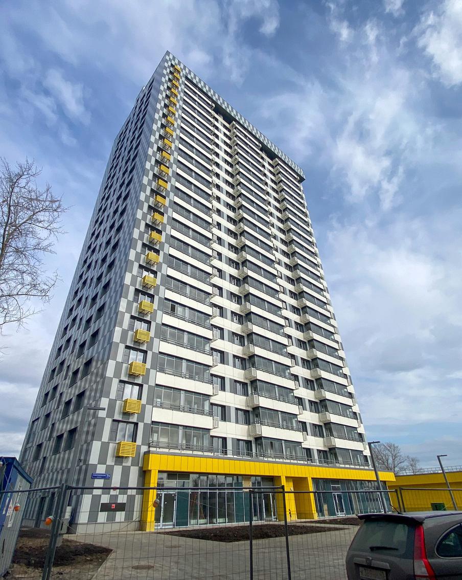 В районе Кузьминки ввели в эксплуатацию новостройку, построенную по программе реновации. Дом планируют заселять в конце года