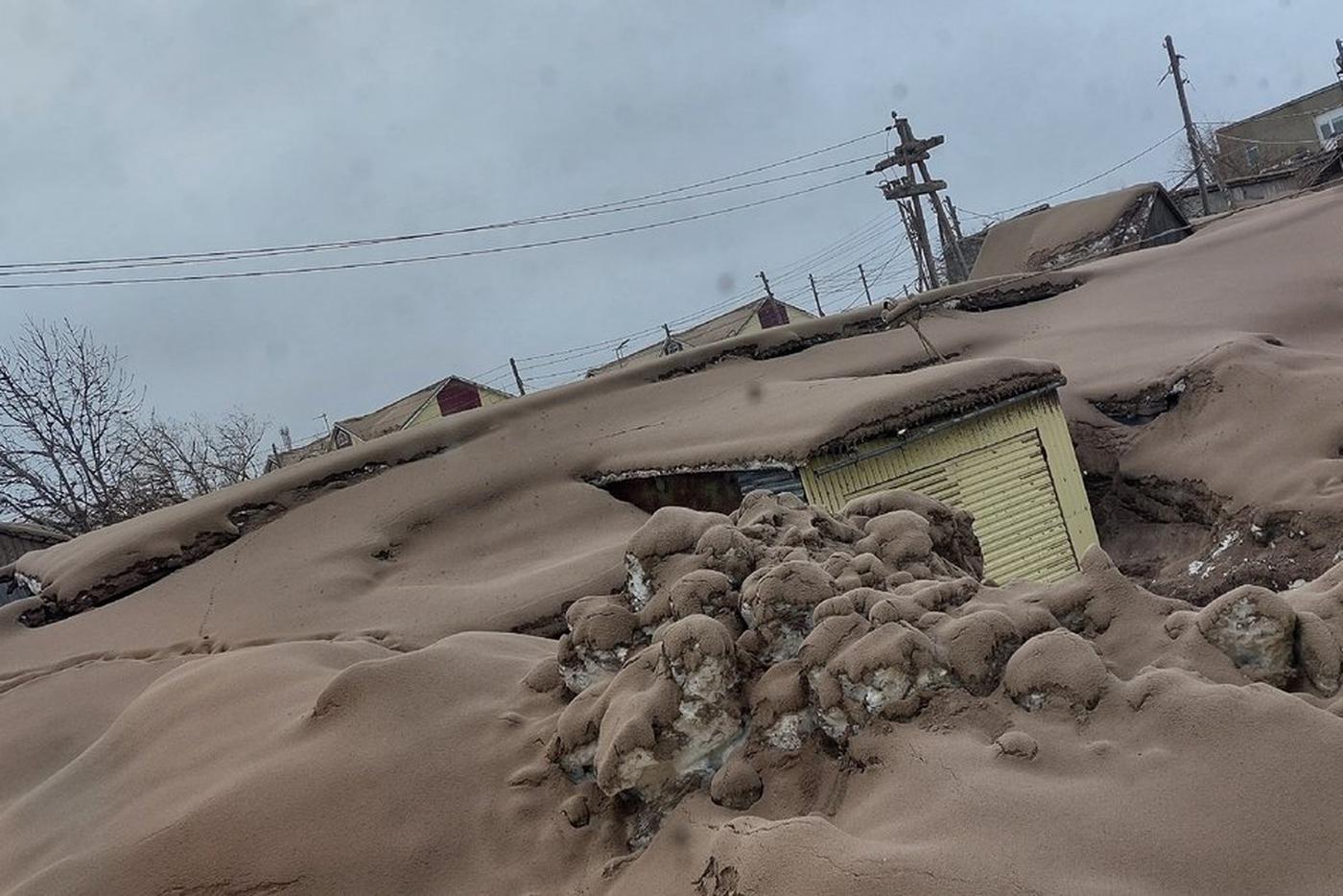 Вулканический пепел накрыл камчатские сёла. 