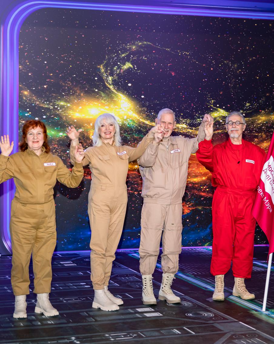 Мечты сбываются, если этого сильно захочется: участники проекта "Московское Долголетие" "полетели" в космос