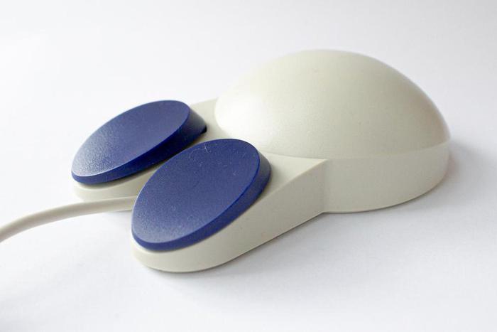 Не ушастые, но хвостатые: москвичам показали компьютерных мышей из прошлого века