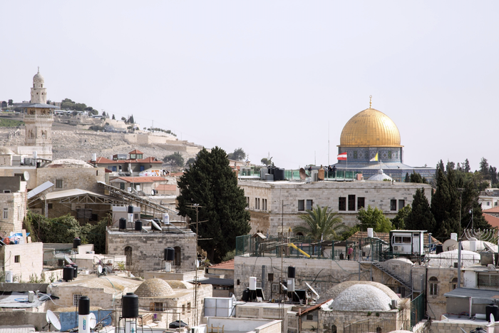 Израильские солдаты застрелили палестинского подростка в лагере беженцев