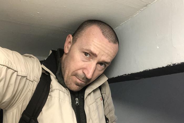 Бывшее бомбоубежище с видом на теплотрассу. В Москве продают квартиру площадью 6,5 квадратов