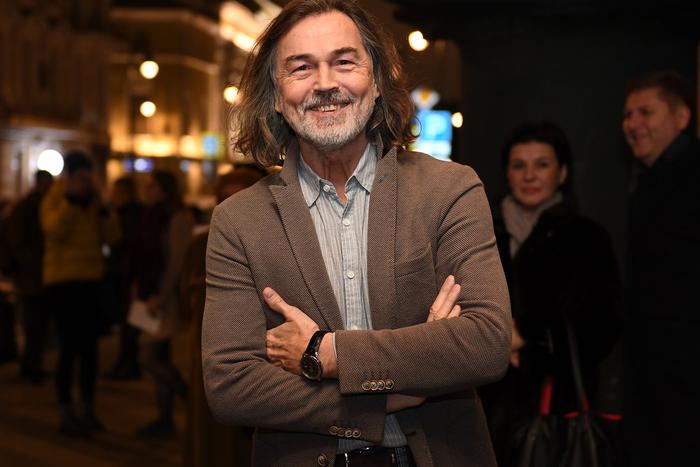 Художник Никас Сафронов презентовал поезд метро в Metro