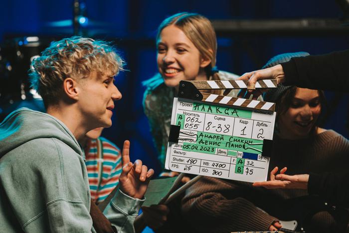 "Плакса" разбудила московскую улицу. Сериал о подростковых проблемах будет очень музыкальным