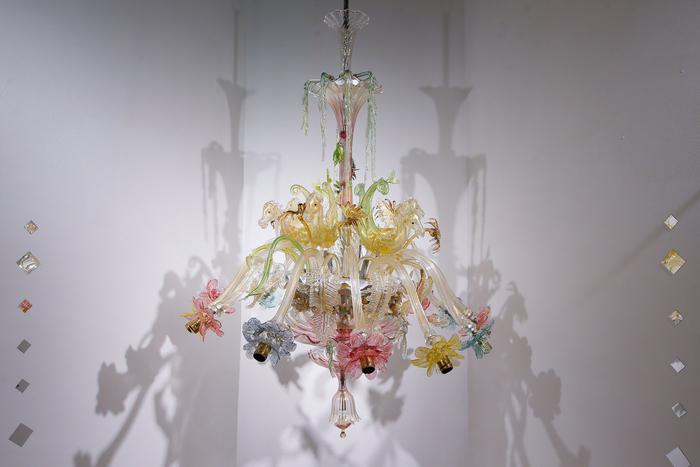 Символы роскоши, о которых мечтали в СССР: в усадьбе Кусково впервые показали венецианские люстры позапрошлого века