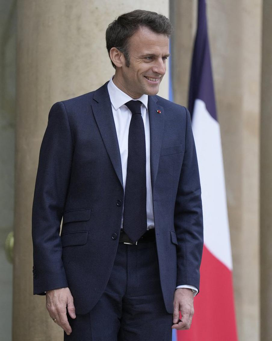 Президент Франции Макрон подписал закон о пенсионной реформе