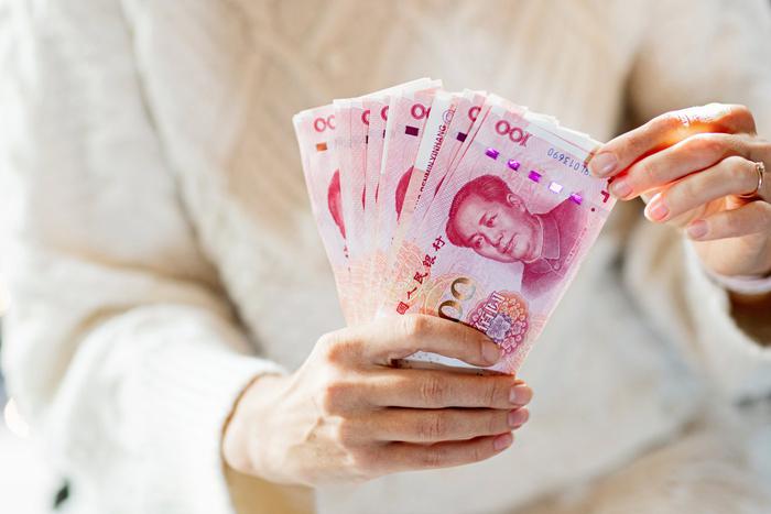 Дракон в кармане: стоит ли вкладываться в юань, когда рубль лихорадит