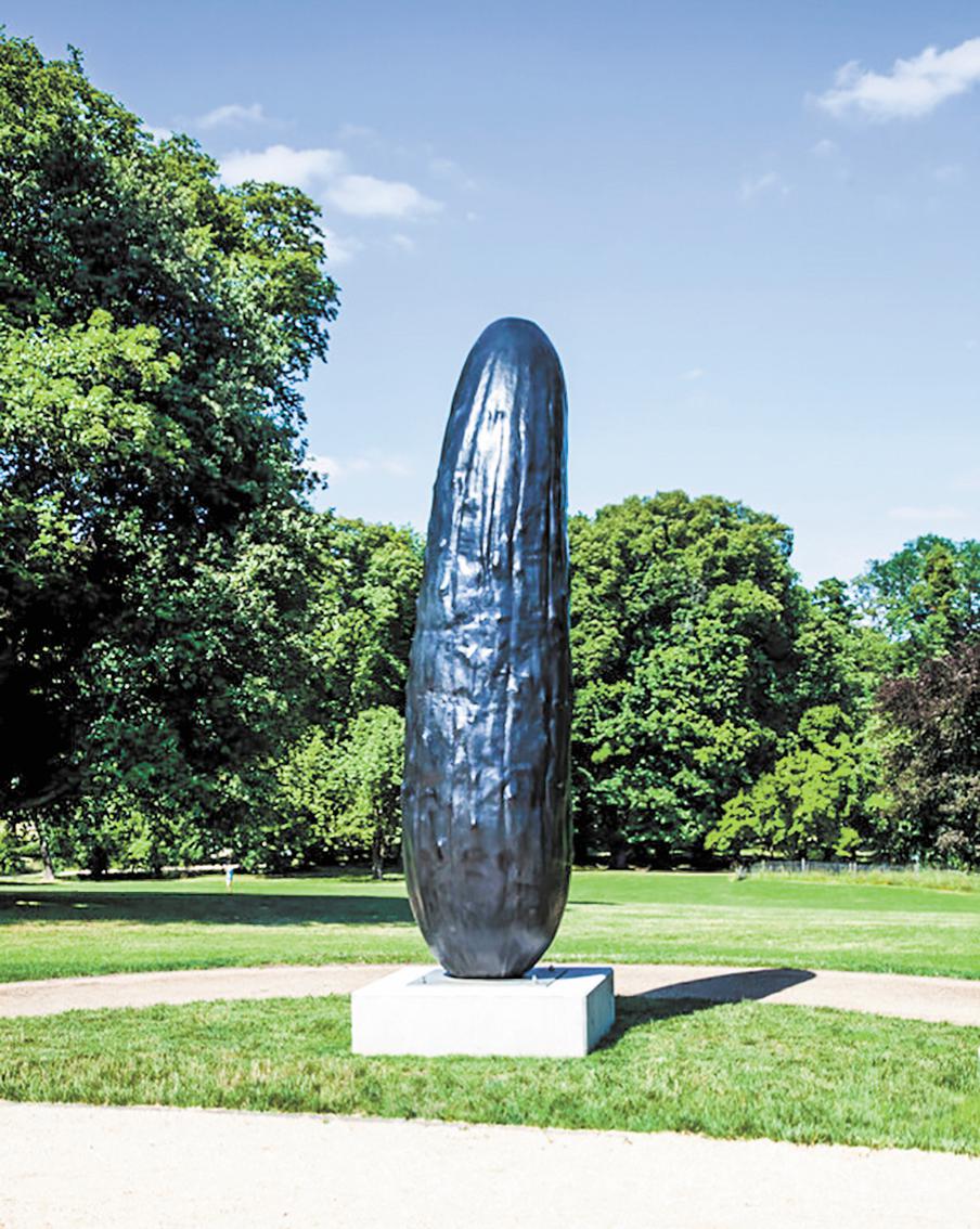 Скульптура Эрвина Вурма.