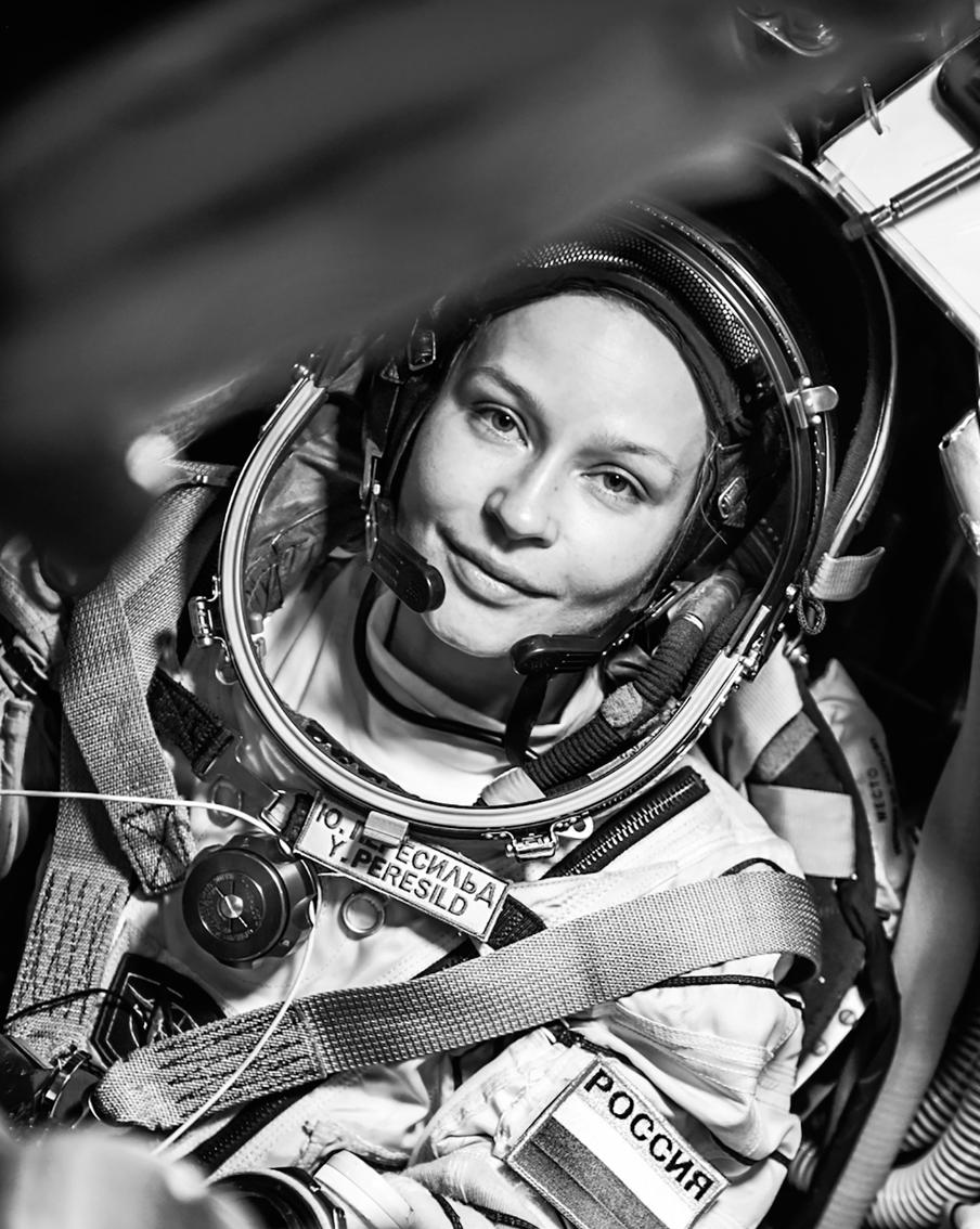 Русская женщина наведёт порядок в космосе. Metro разбирает долгожданный фильм "Вызов"