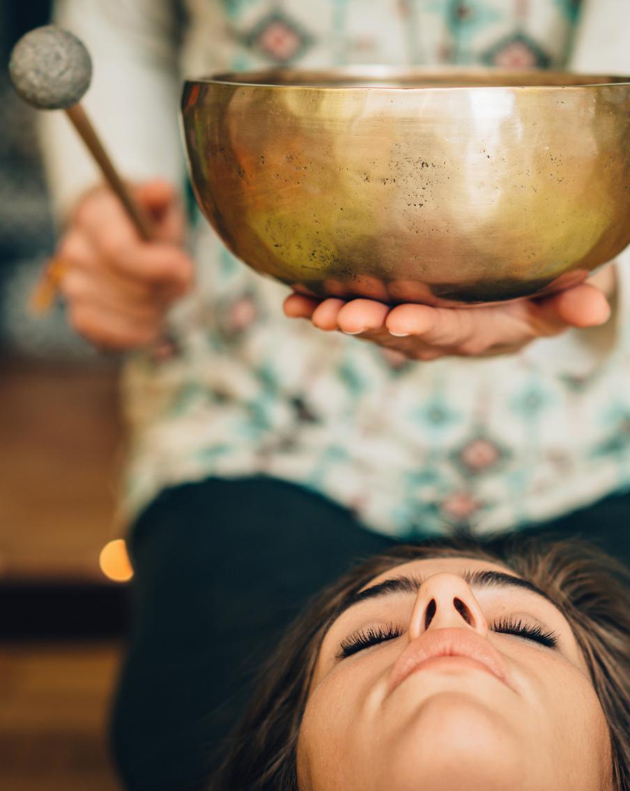 Чаша удовольствия и здоровья: как древняя тибетская практика помогает исцелять хвори