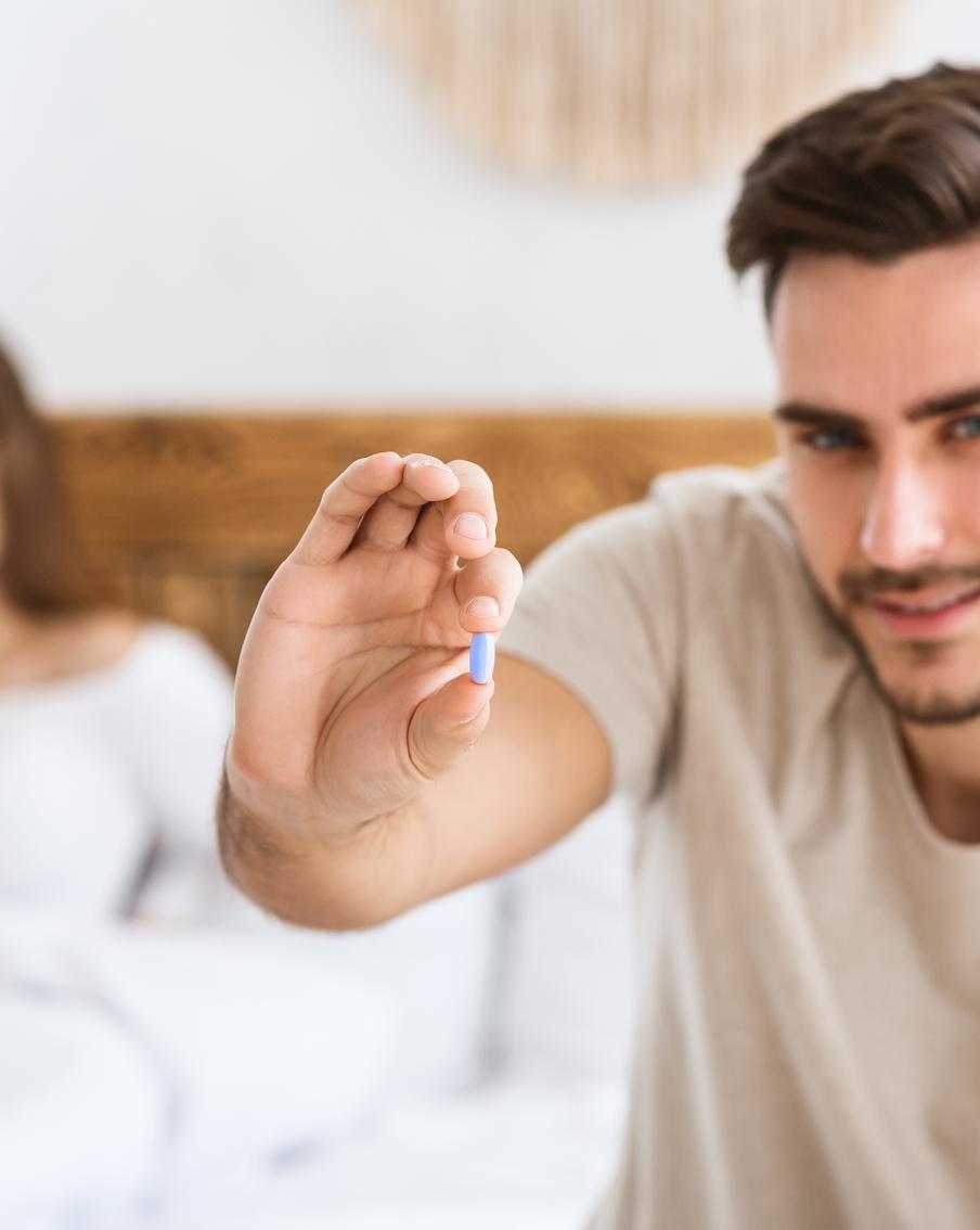 Сильный пол России стал резко скупать средства для мужской силы