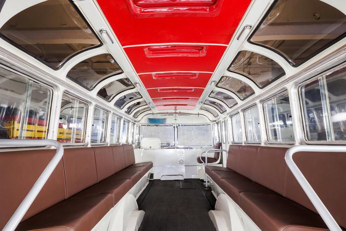 Из "Королевы бензоколонки" в современную Москву: легендарный "пазик" из 60-х буквально собрали заново