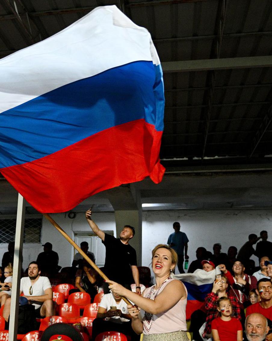 Россияне вышли на открытии спортивных игр под триколором