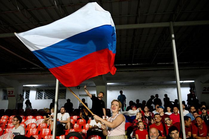 Россияне вышли на открытии спортивных игр под триколором