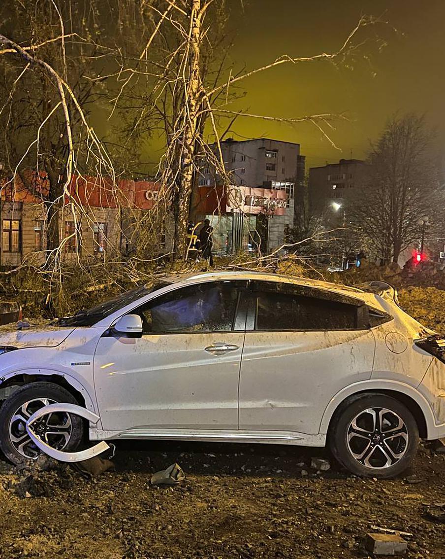 В Белгороде на месте падения боеприпаса начали эвакуацию людей