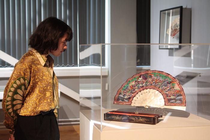 "Веер с историей" показывают на выставке в Реставрационном центре имени Грабаря