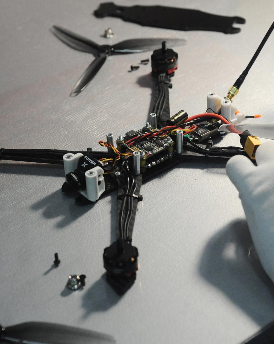 "Сообщайте в правоохранительные органы": эксперт озвучил порядок действий при обнаружении дрона