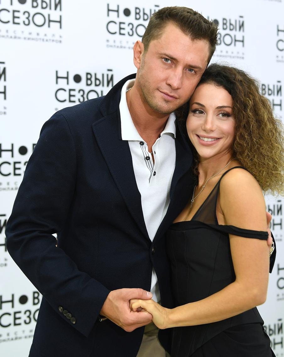 Павел Прилучный вместе с супругой выбрали элитную клинику для родов. Она находится в деревне Лапино