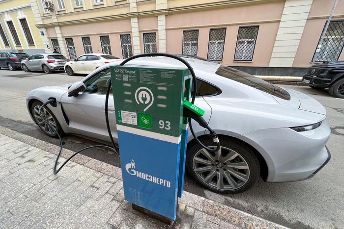 Депутат Мосгордумы: Упрощение порядка размещения зарядных станций поможет развитию электротранспорта
