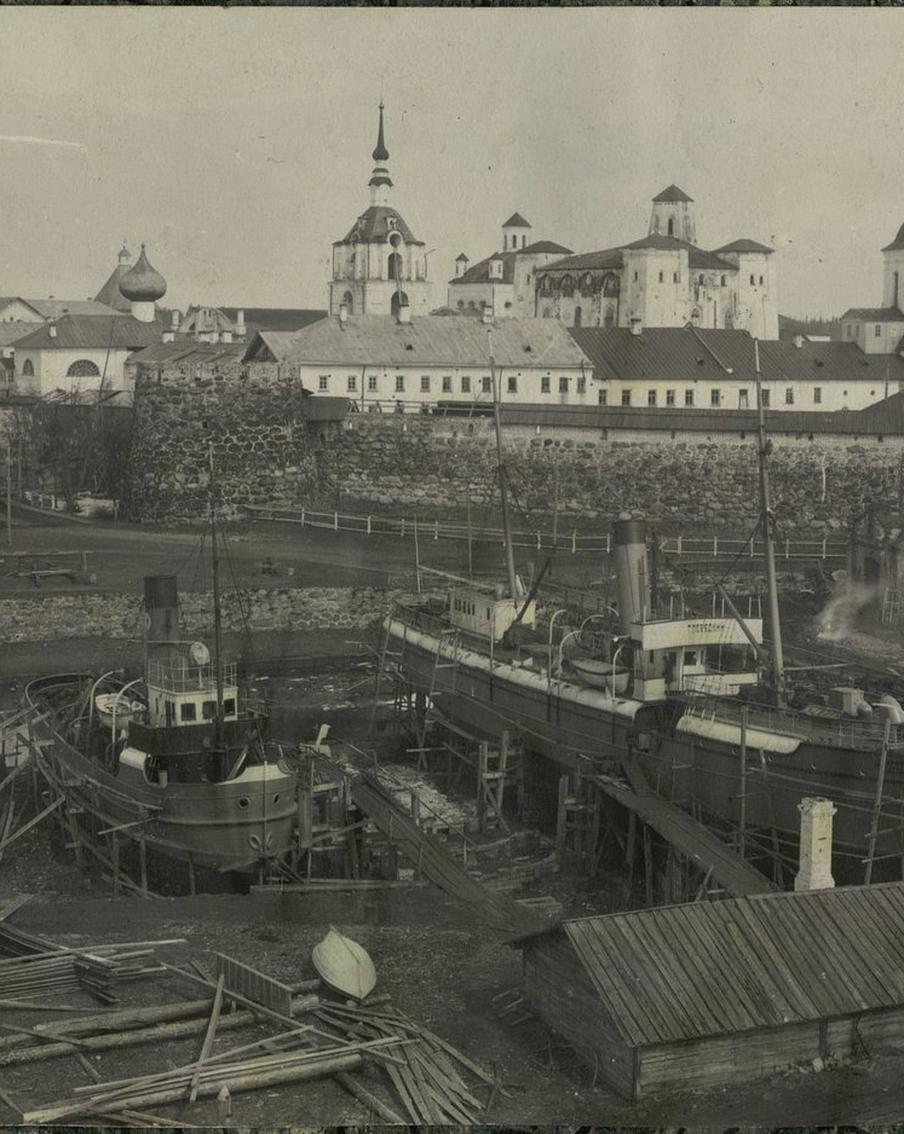 Глазами заключённых и начальников. В Москве показали Соловецкий лагерь 1920–30-х годов