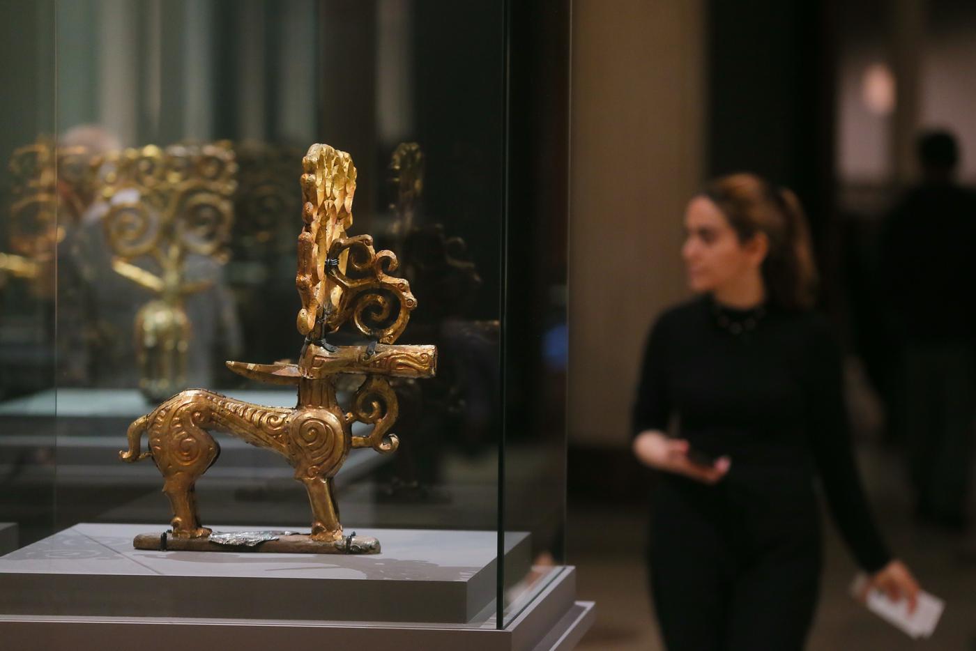 Изображения оленей встречаются на предметах сарматов чаще всего – в захоронениях их насчитали более 200. Но для чего использовались такие фигуры из дерева и золота (а таких нашлось 26 штук) остаётся загадкой для археологов.