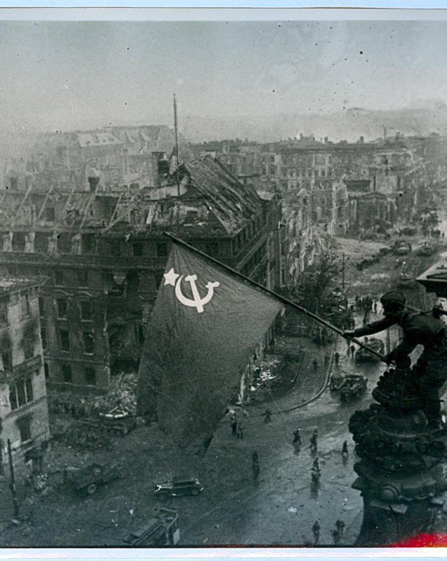 "Папа был всегда главным в семье": Metro поговорило с Анной Ефимовной, дочкой великого советского фотографа