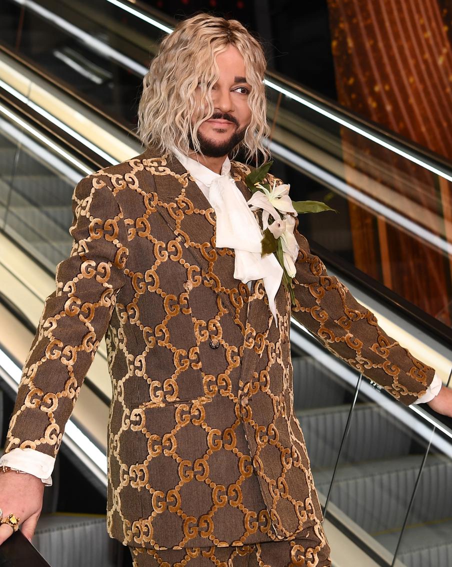 Стилист Филиппа Киркорова рассказал о стоимости его концертных костюмов