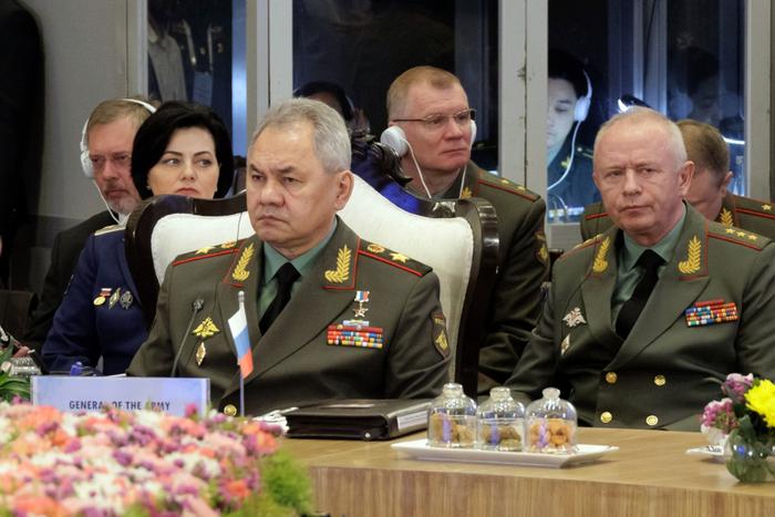 Министр обороны РФ Шойгу выступил на совещании министров обороны стран ШОС