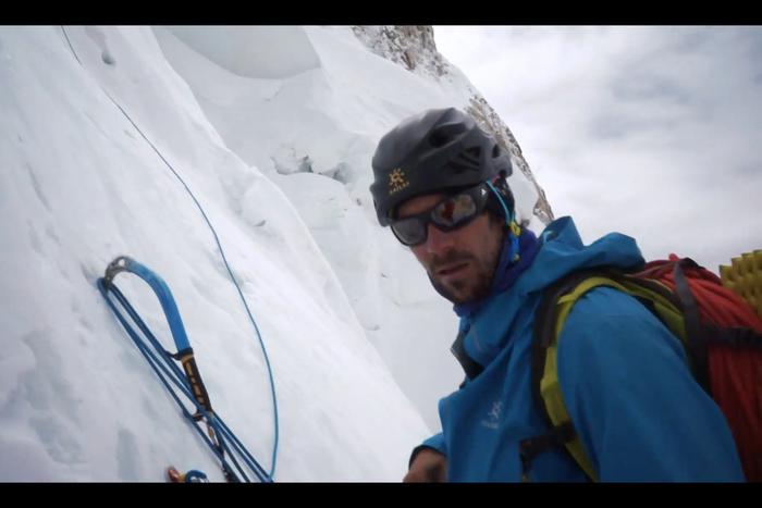 Известному альпинисту Алешу Чесену сорвали восхождение