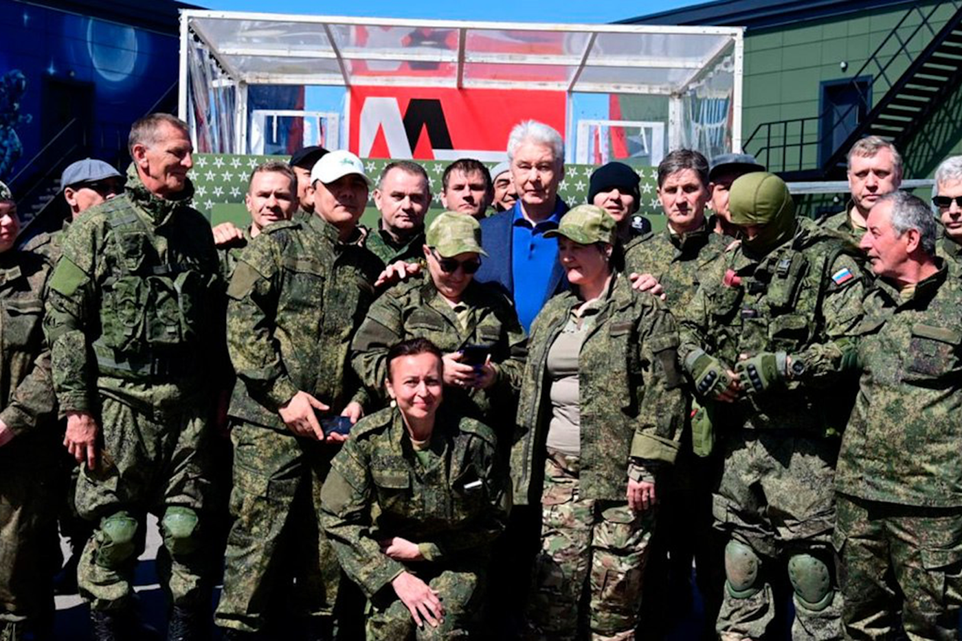 Сергей Собянин пообщался с московскими контрактниками и поздравил их с наступающим Днём Победы