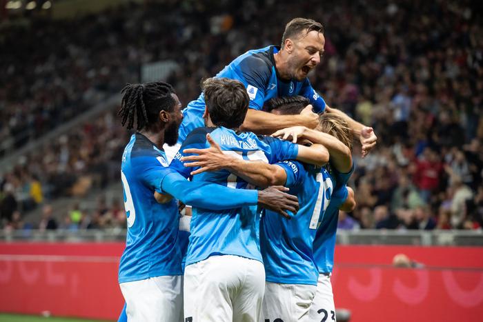 Футбольный клуб "Наполи" досрочно стал чемпионом Италии