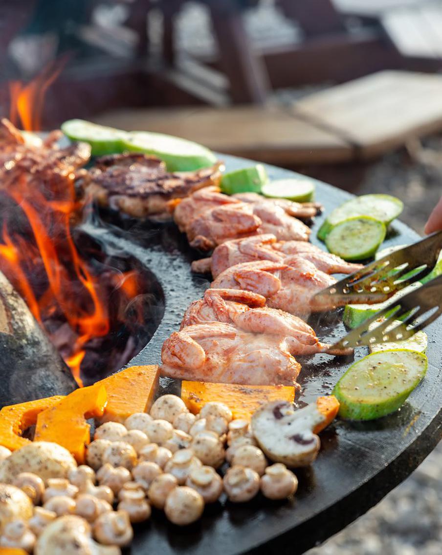 Настала пора выбираться на природу. Представляем блюда, которые можно приготовить на мангале