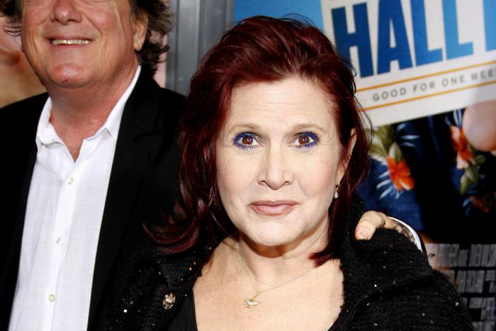 Актриса Кэрри Фишер посмертно получила звезду на "Аллее славы"