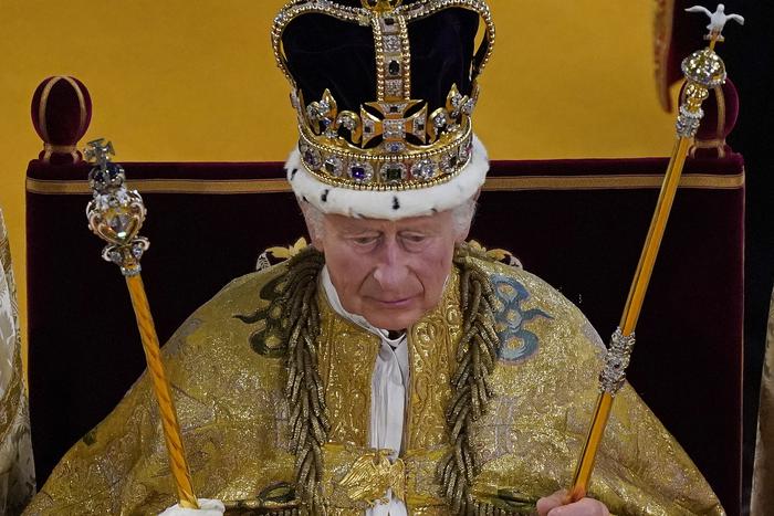 В Великобритании короновали короля Карла III