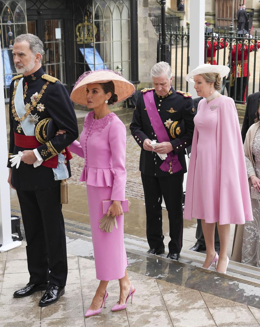 Коронация короля Великобритании Карла III: кто и в чём пришёл на церемонию