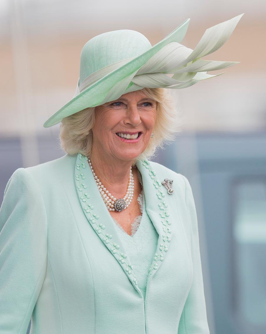 Камилла избавилась от лишней приставки и стала именоваться просто "королева"