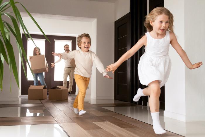 Семьи распечатали кубышки: студии и однушки не продаются, а двушки и трёшки разлетаются как пирожки